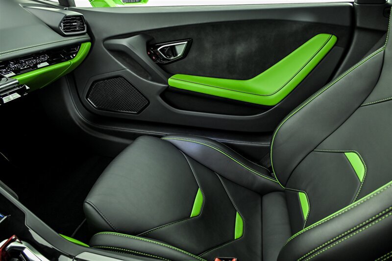 Used 2021 Lamborghini Huracan EVO RWD image 52