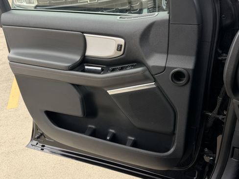 Used 2025 Ford Expedition Max Active AWD/4WD image 27