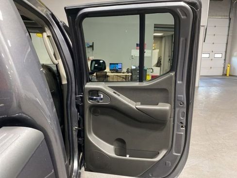 Used 2021 Nissan Frontier PRO-4X w/ Pro-4x Utility Package AWD/4WD image 23