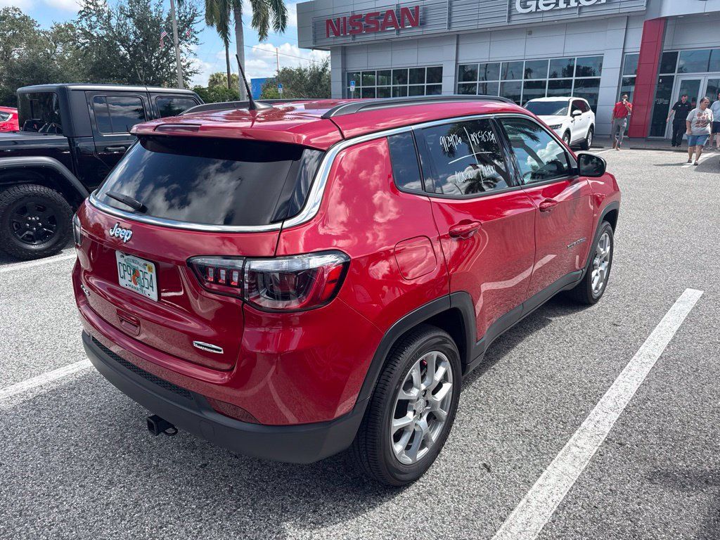 Used 2023 Jeep Compass Latitude AWD/4WD image 19