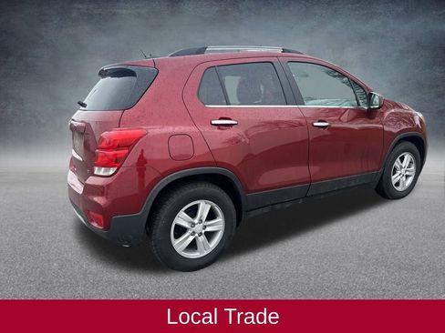 Used 2020 Chevrolet Trax LT w/ LT Convenience Package image 7