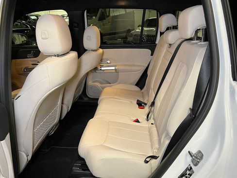 Certified 2025 Mercedes-Benz GLB 250 4MATIC image 19