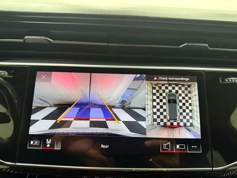 Used 2021 Audi SQ7 Premium Plus w/ Driver Assistance Package image 40