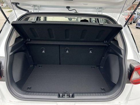 New 2025 Hyundai Venue SEL image 44