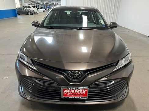 Used 2018 Toyota Camry LE FWD image 8