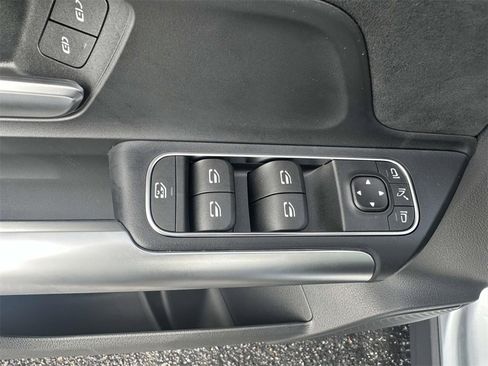 New 2025 Mercedes-Benz GLA 250 image 12