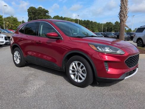 Used 2020 Ford Escape SE FWD image 2