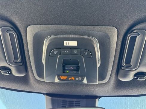 Used 2026 Toyota Corolla SE FWD image 23