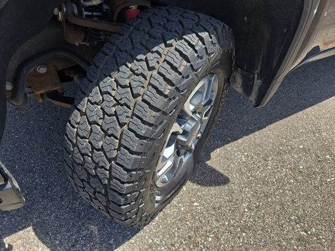 Used 2022 GMC Sierra 2500 AT4 AWD/4WD image 36