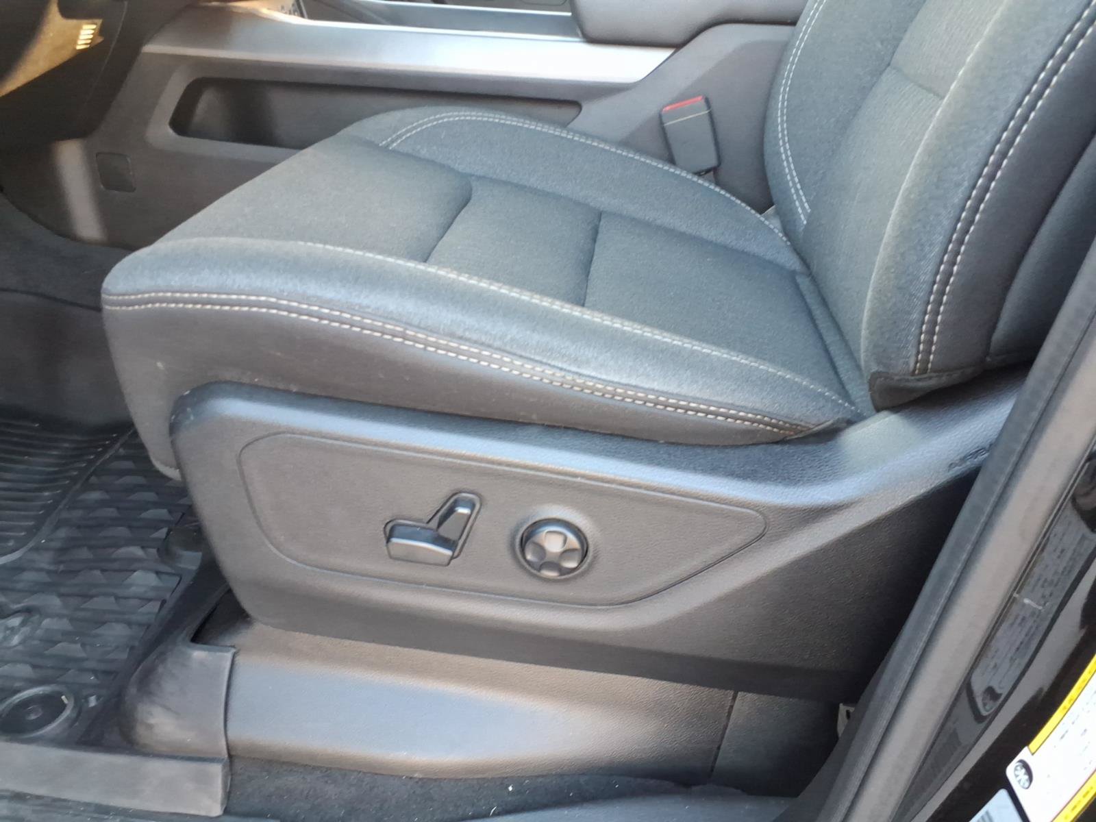 Used 2019 RAM 1500 Big Horn AWD/4WD image 11
