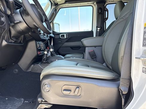 New 2026 Jeep Gladiator Mojave AWD/4WD image 13