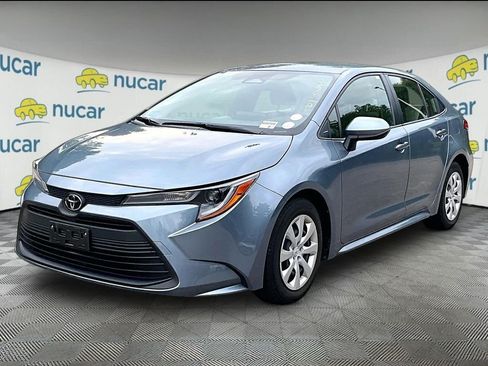 Used 2023 Toyota Corolla LE w/ Carpet Mat Package (TMS) FWD image 3