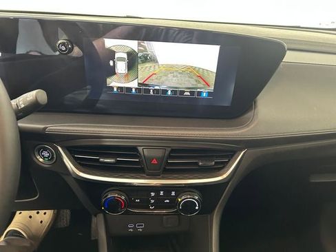 Used 2024 Buick Encore GX Sport Touring w/ Advanced Technology Package FWD image 23