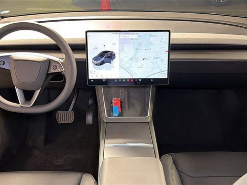 Used 2026 Tesla Model Y Long Range image 17