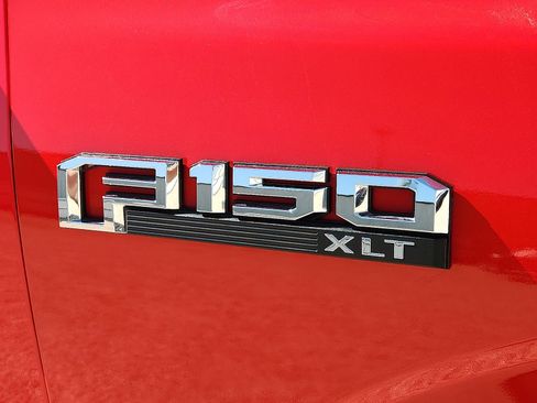 Used 2019 Ford F150 XLT w/ Equipment Group 302A Luxury AWD/4WD image 8