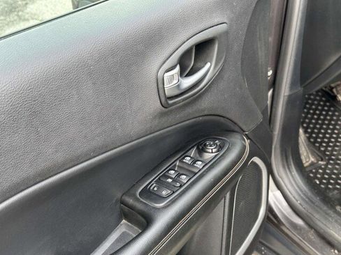 Used 2018 Jeep Compass Latitude w/ Safe & Security Group image 16