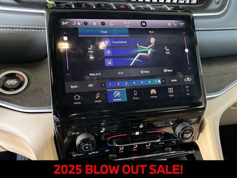 New 2025 Jeep Grand Cherokee L Limited AWD/4WD image 17