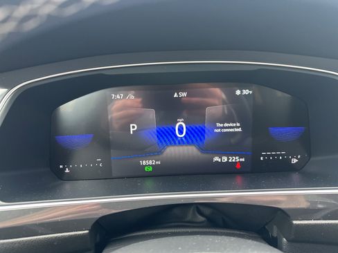 Certified 2024 Volkswagen Tiguan SE w/ Panoramic Sunroof Package image 6