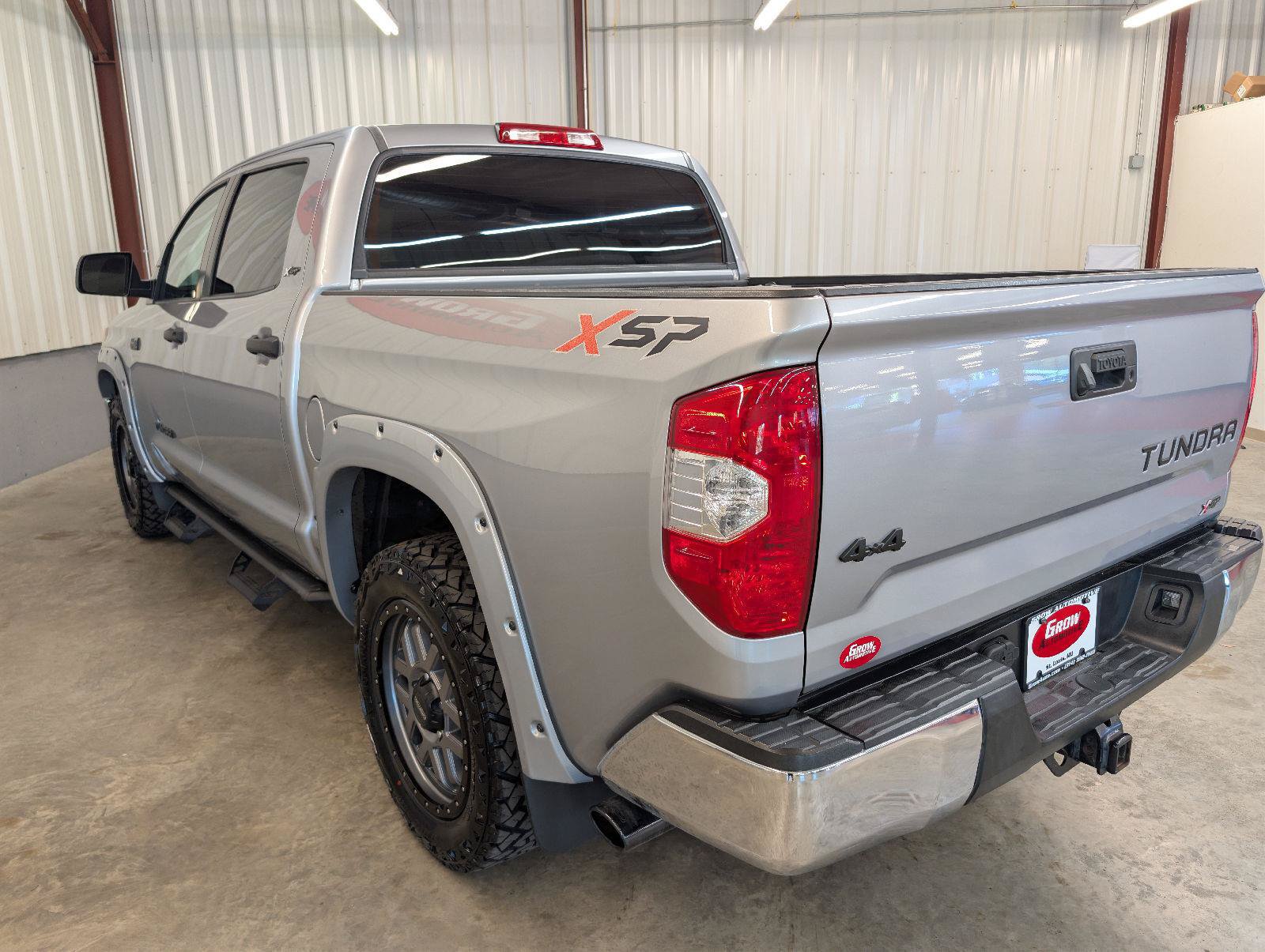 Used 2018 Toyota Tundra SR5 w/ SR5 Upgrade Package AWD/4WD image 11