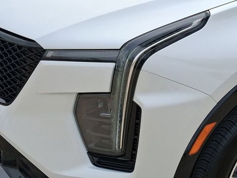 Used 2025 Cadillac XT4 Sport FWD image 7