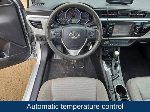 Used 2016 Toyota Corolla LE FWD image 3