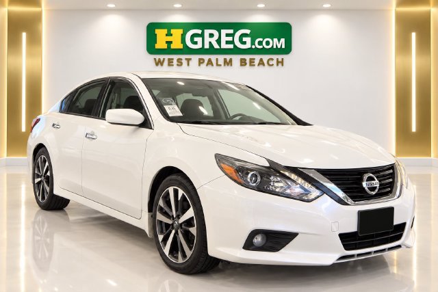 Used 2017 Nissan Altima 2.5 SR w/ LED Appearance Package FWD image 4