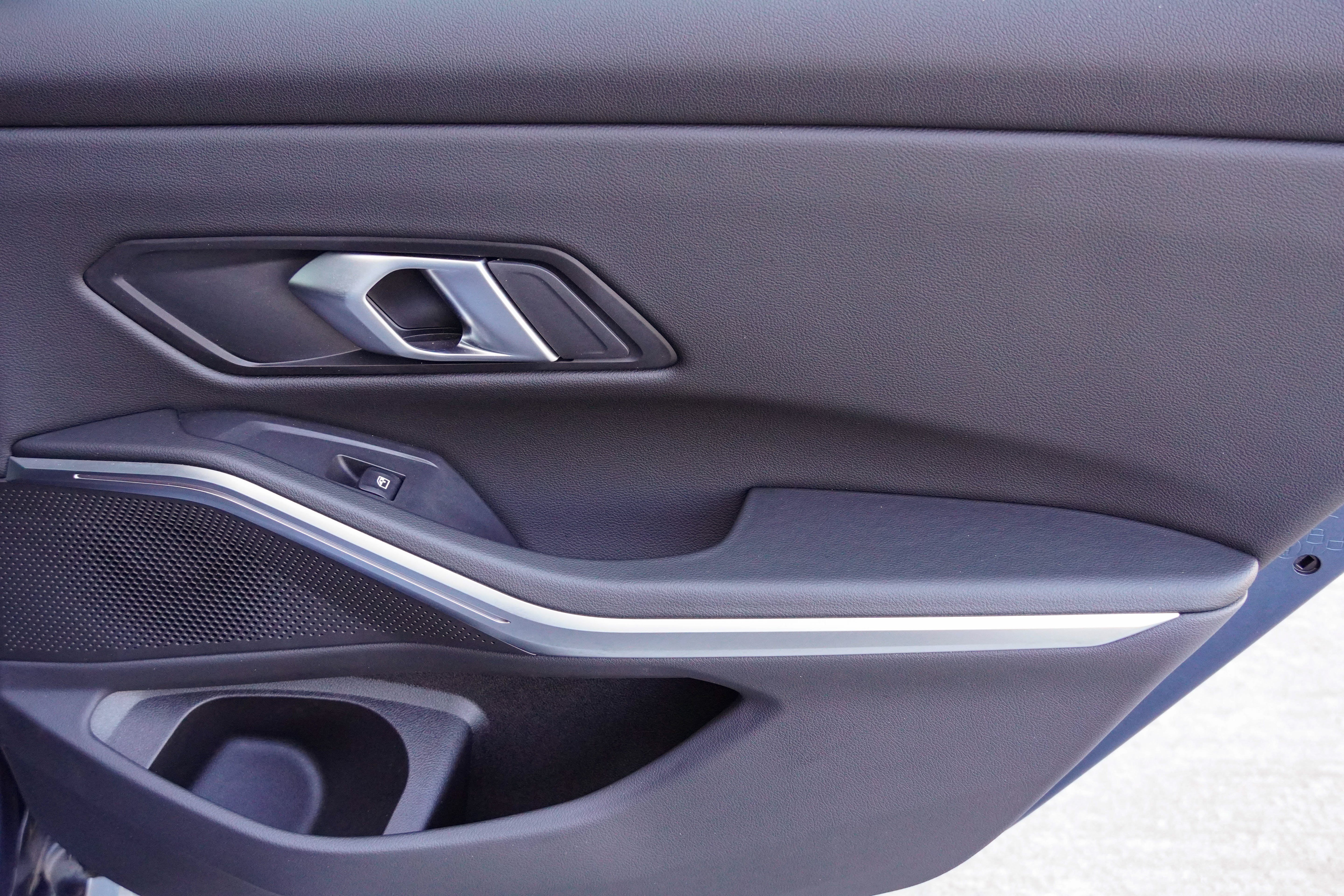 Certified 2025 BMW 330i Sedan RWD image 29
