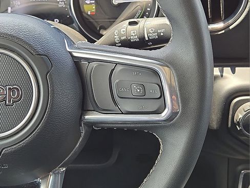 Used 2023 Jeep Wrangler Unlimited Sahara image 21