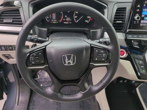 Certified 2025 Honda Odyssey Touring image 11