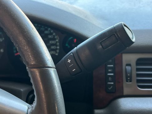 Used 2013 Chevrolet Tahoe LT RWD image 21