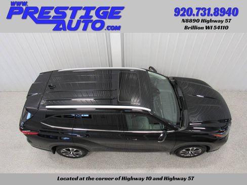 Used 2022 Toyota Highlander XLE AWD/4WD image 8