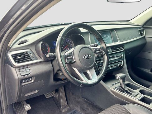 Used 2020 Kia Optima S FWD image 9