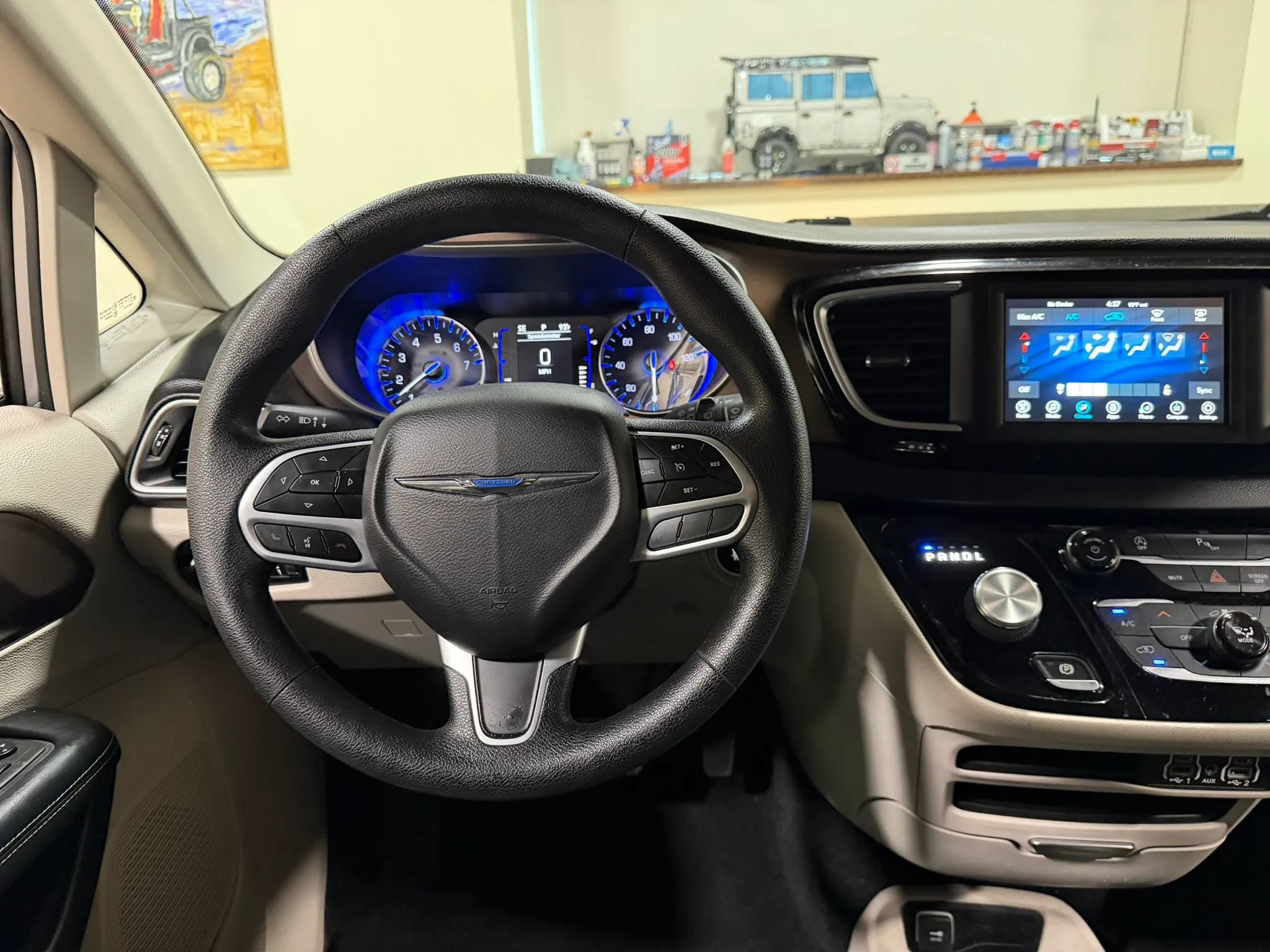 Used 2021 Chrysler Voyager L FWD image 48