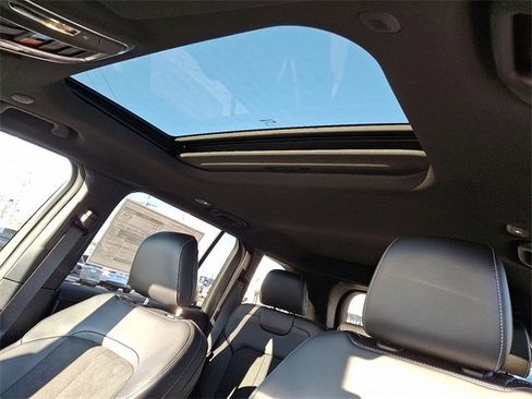 New 2025 Jeep Grand Cherokee Altitude w/ Trailer Tow Package image 10