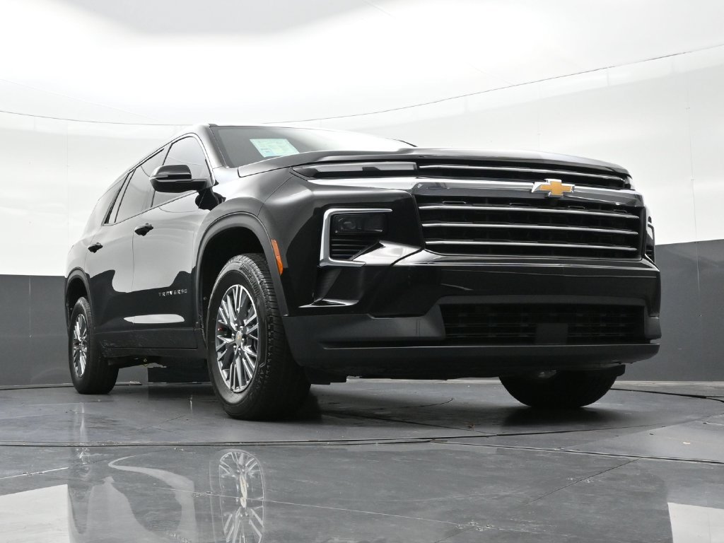 Used 2025 Chevrolet Traverse LT FWD image 31