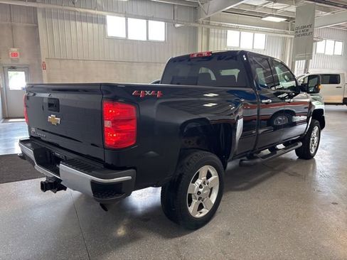 Used 2019 Chevrolet Silverado 2500 W/T w/ Snow Plow Prep Package AWD/4WD image 4