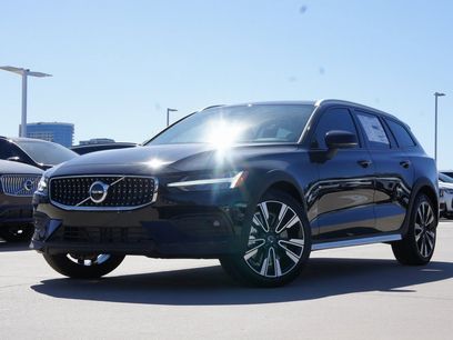 New 2025 Volvo V60 B5 Cross Country Ultra w/ Protection Package Premier