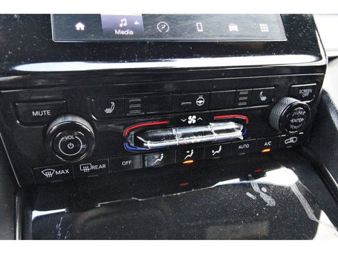 Used 2025 Jeep Grand Cherokee L Altitude RWD image 29