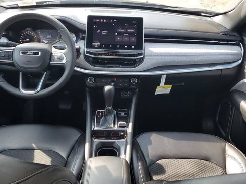 Used 2023 Jeep Compass Latitude w/ Convenience Group AWD/4WD image 12