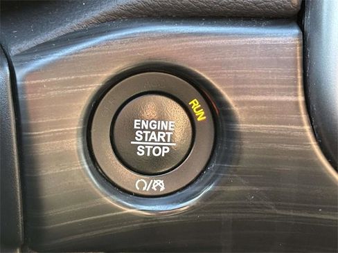 Certified 2019 Jeep Grand Cherokee Laredo image 38