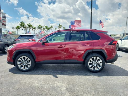 Used 2021 Toyota RAV4 XLE Premium FWD image 7