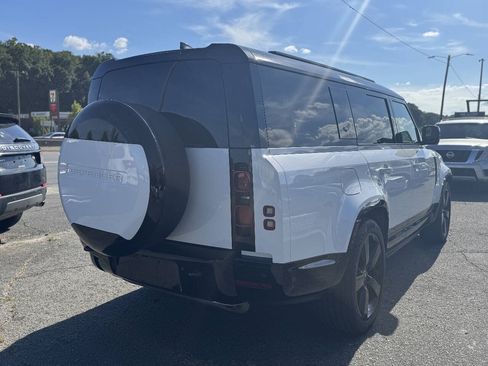 Used 2024 Land Rover Defender 130 X-Dynamic SE AWD/4WD image 5