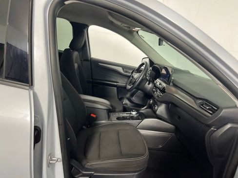 Used 2025 Ford Escape Active image 28
