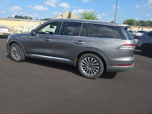 Used 2021 Lincoln Aviator Reserve w/ Equipment Group 201A RWD image 9
