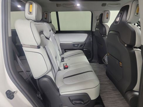 Used 2024 Rivian R1S Adventure AWD/4WD image 25