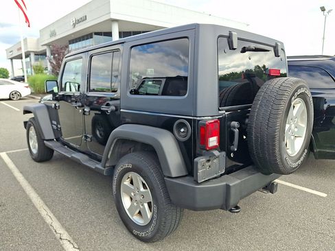 Used 2011 Jeep Wrangler Unlimited Sport AWD/4WD image 3
