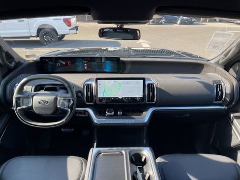 New 2025 Ford Expedition Platinum w/ Stealth Appearance Package image 6