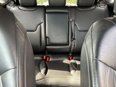 Used 2025 Jeep Compass Limited image 38