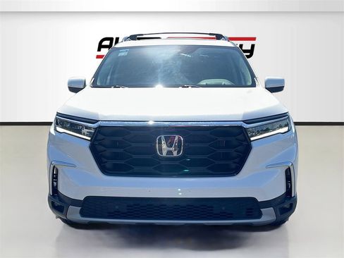 Used 2023 Honda Pilot Elite image 2