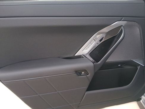 New 2026 BMW 750e xDrive image 28